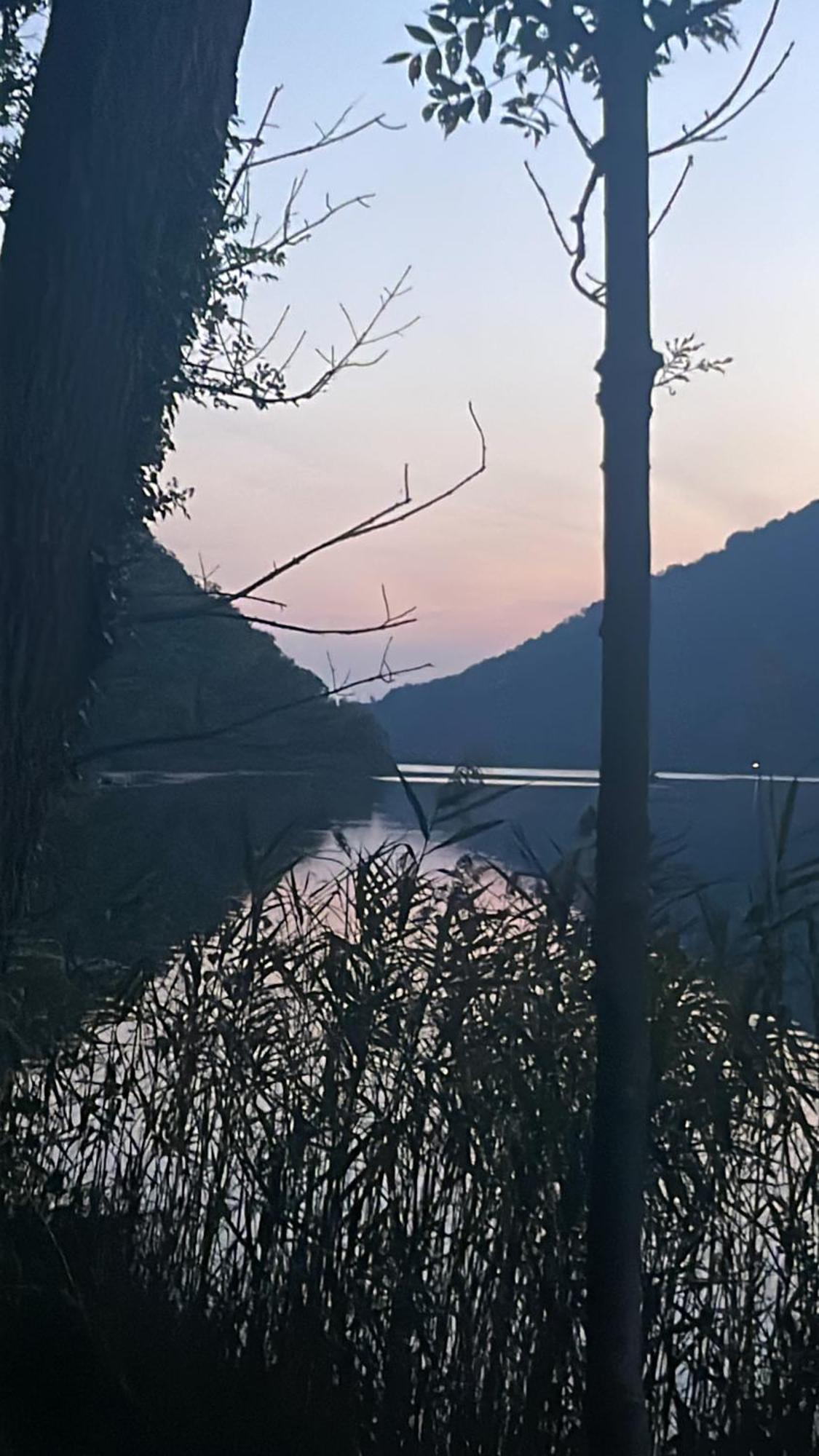 Laghi Di Como Appartamento Di Licinia E Mario Asso Esterno foto