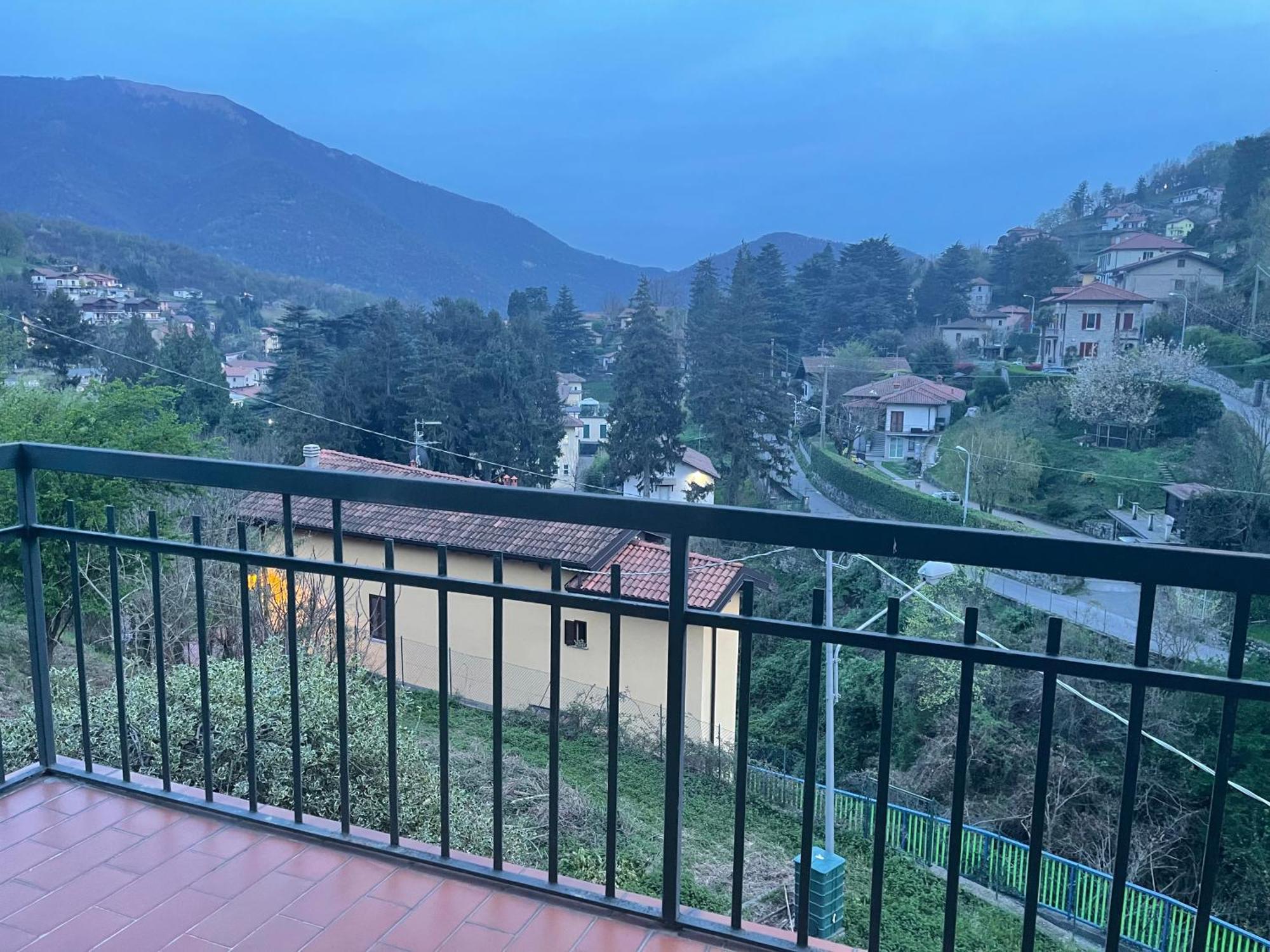 Laghi Di Como Appartamento Di Licinia E Mario Asso Esterno foto